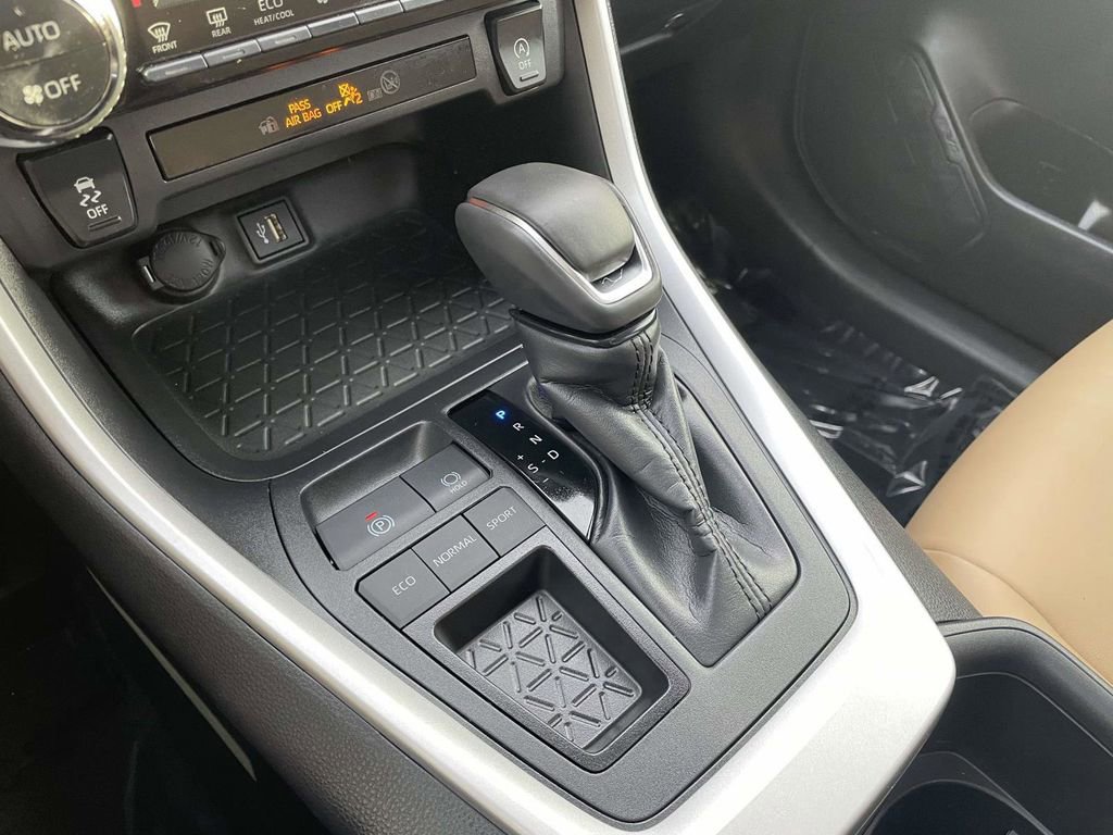 Used 2025 Toyota RAV4 XLE Premium FWD image 43