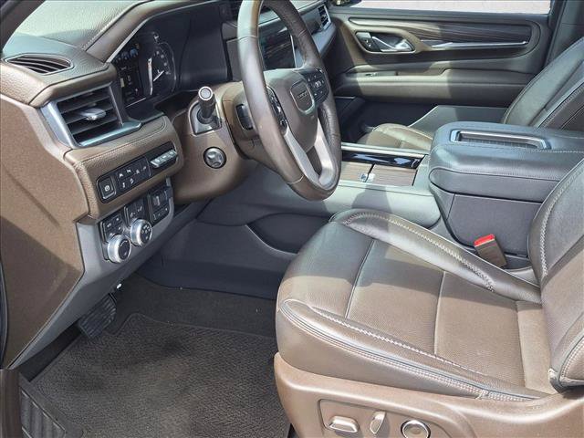 Used 2021 GMC Yukon Denali w/ Denali Premium Package AWD/4WD image 12