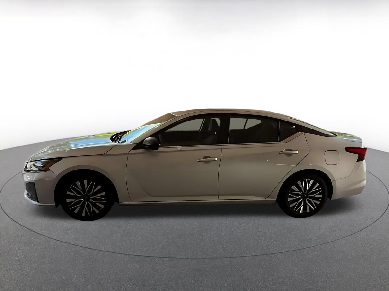 Used 2026 Nissan Altima 2.5 SV FWD image 7