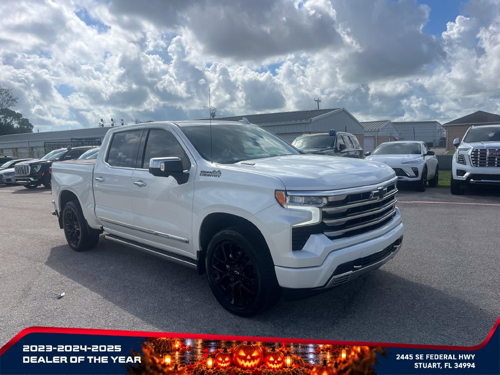 Used 2023 Chevrolet Silverado 1500 High Country w/ Technology Package AWD/4WD image 2