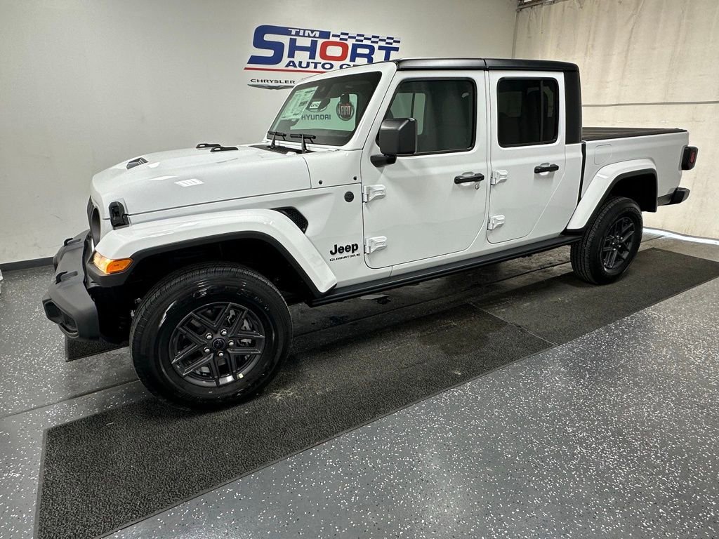 New 2025 Jeep Gladiator Sport AWD/4WD image 1