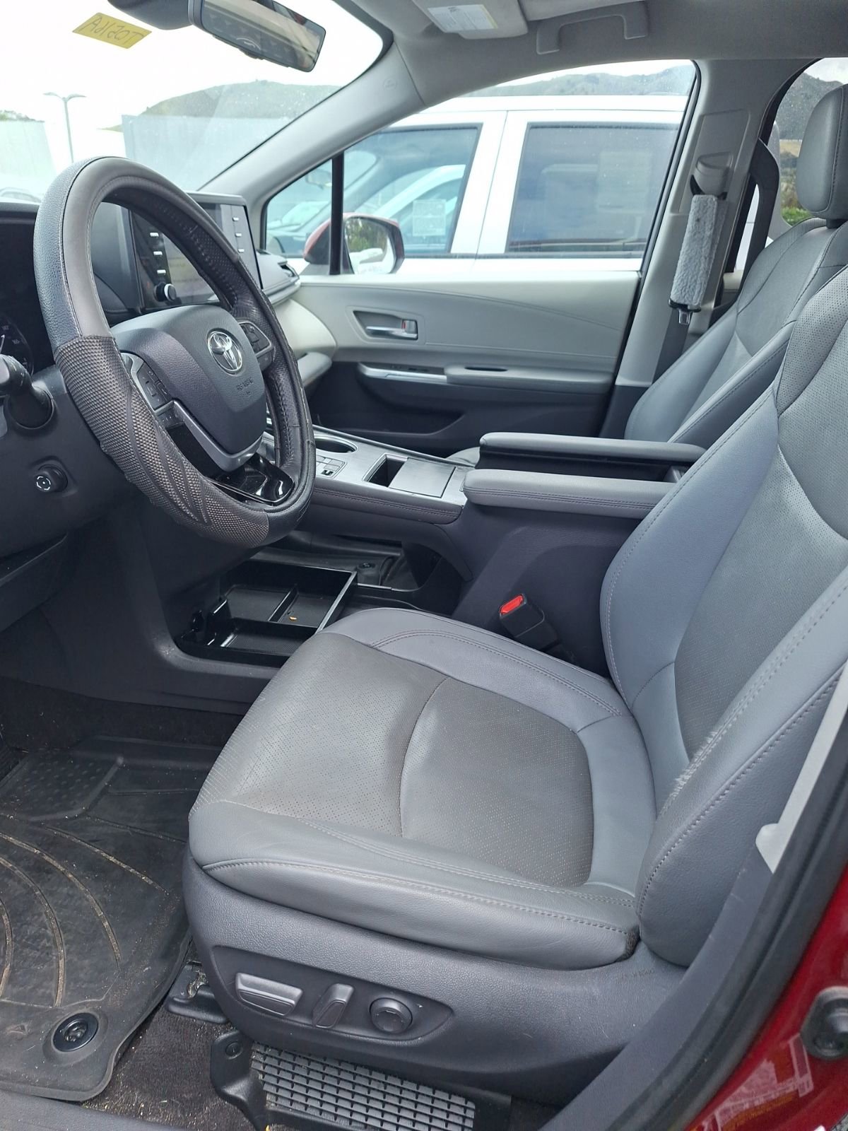 Used 2021 Toyota Sienna Limited AWD/4WD image 9