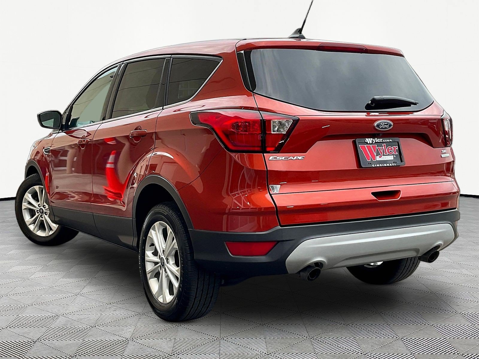 Used 2019 Ford Escape SE FWD image 4