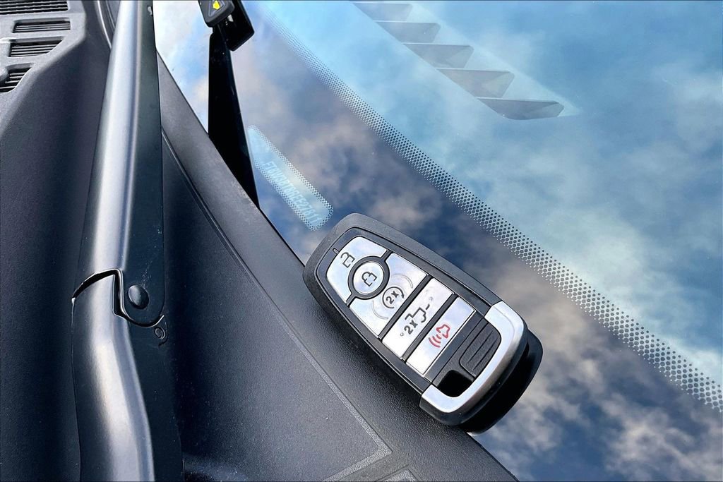 Used 2024 Ford F350 Lariat image 11