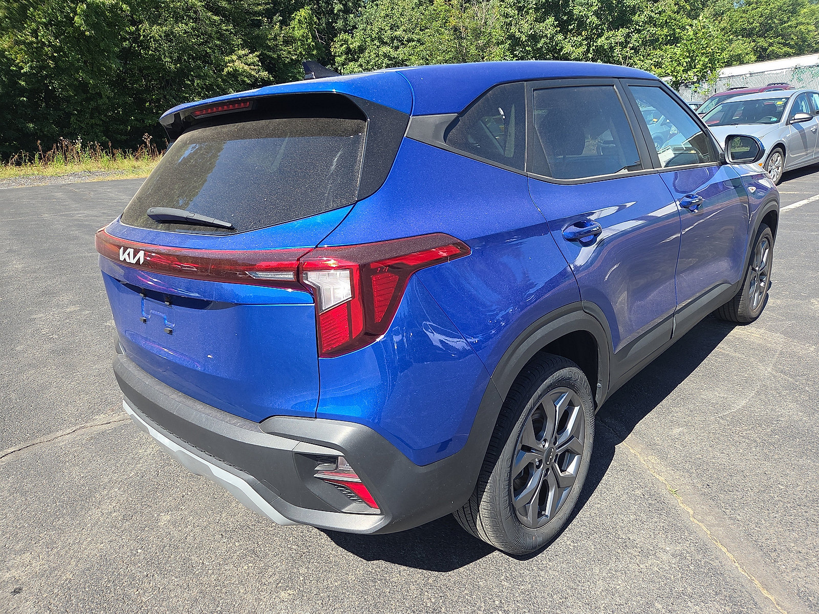Used 2024 Kia Seltos LX AWD/4WD image 3