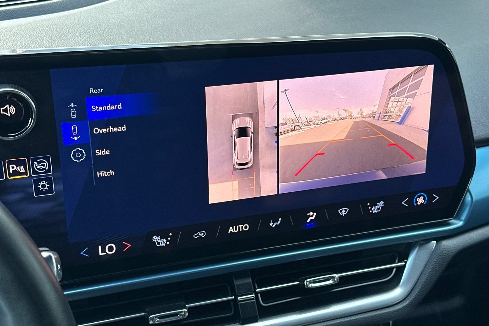 Used 2024 Chevrolet Equinox EV LT FWD image 26
