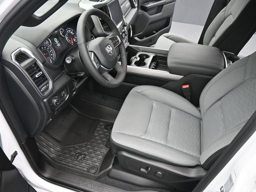 New 2026 RAM 1500 4x4 Crew Cab image 10