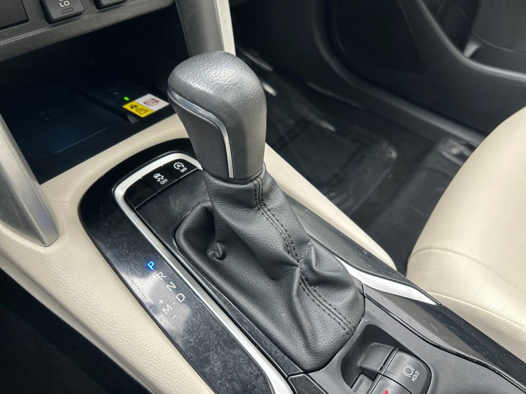 Used 2023 Toyota Corolla Cross XLE w/ Convenience Package image 16