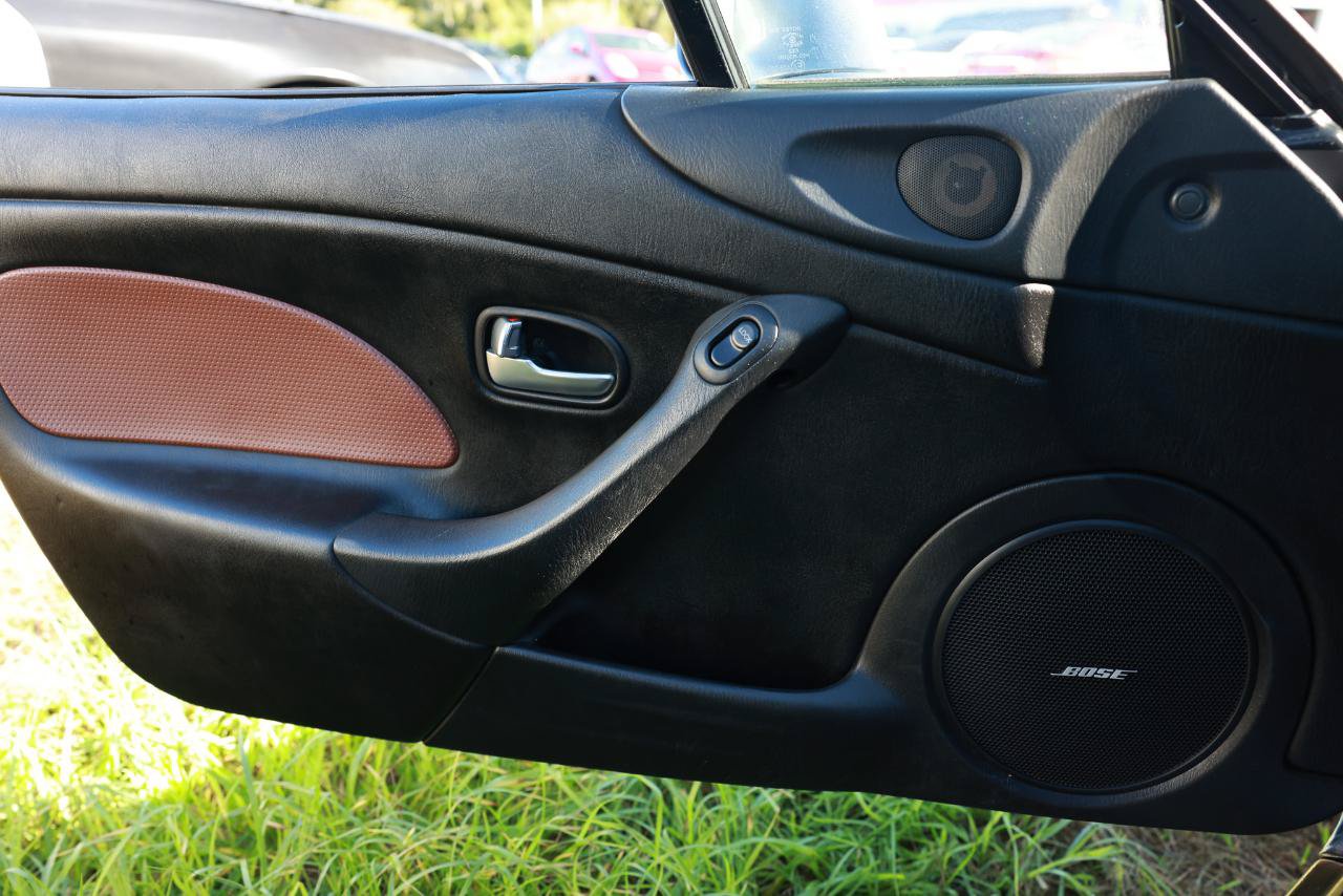 Used 2002 MAZDA MX-5 Miata SE RWD image 35