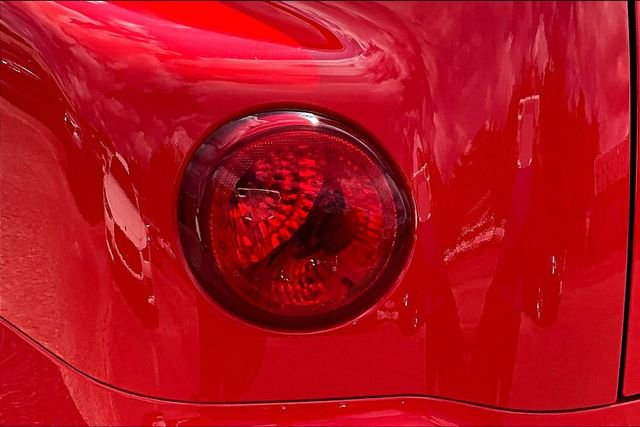 Used 2004 Chevrolet SSR w/ Preferred Equipment Group image 32