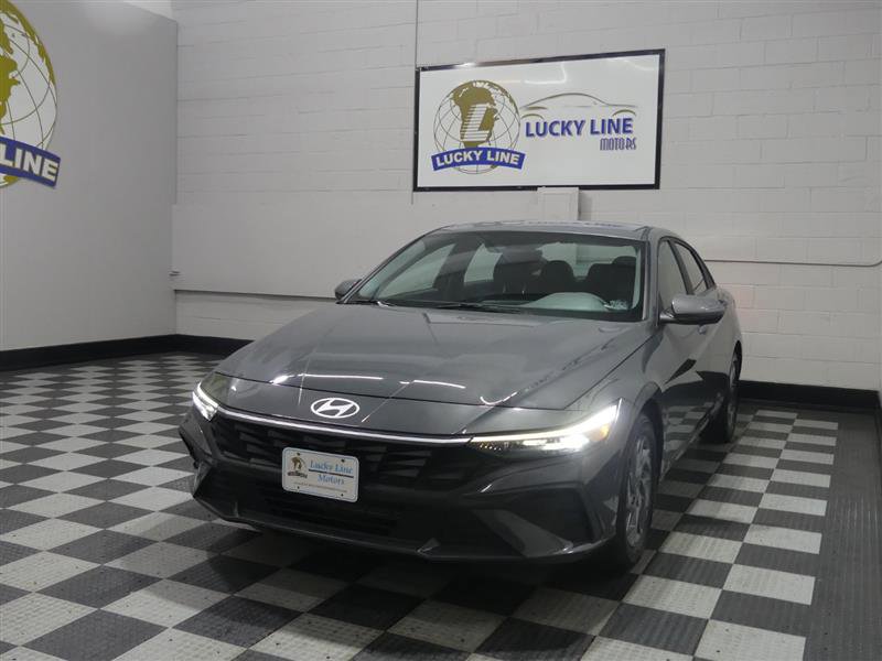 Used 2024 Hyundai Elantra SEL FWD image 4