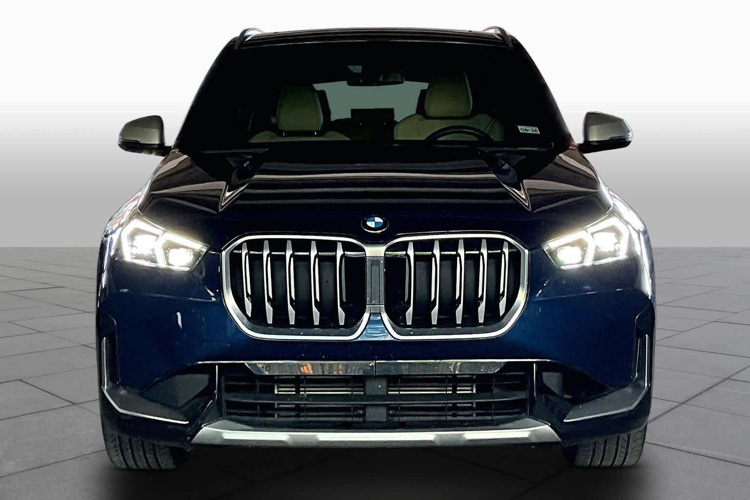 Used 2023 BMW X1 xDrive28i w/ Convenience Package AWD/4WD image 3