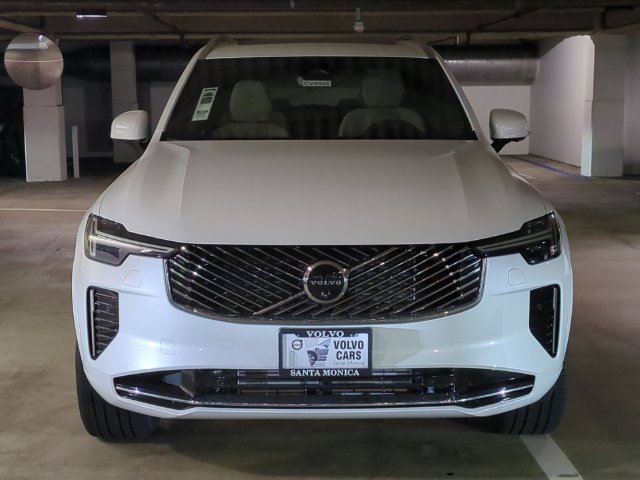 New 2026 Volvo XC90 T8 Plus w/ Protection Package AWD/4WD image 8