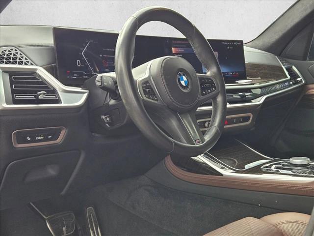 Used 2024 BMW X7 xDrive40i w/ M Sport Package AWD/4WD image 9