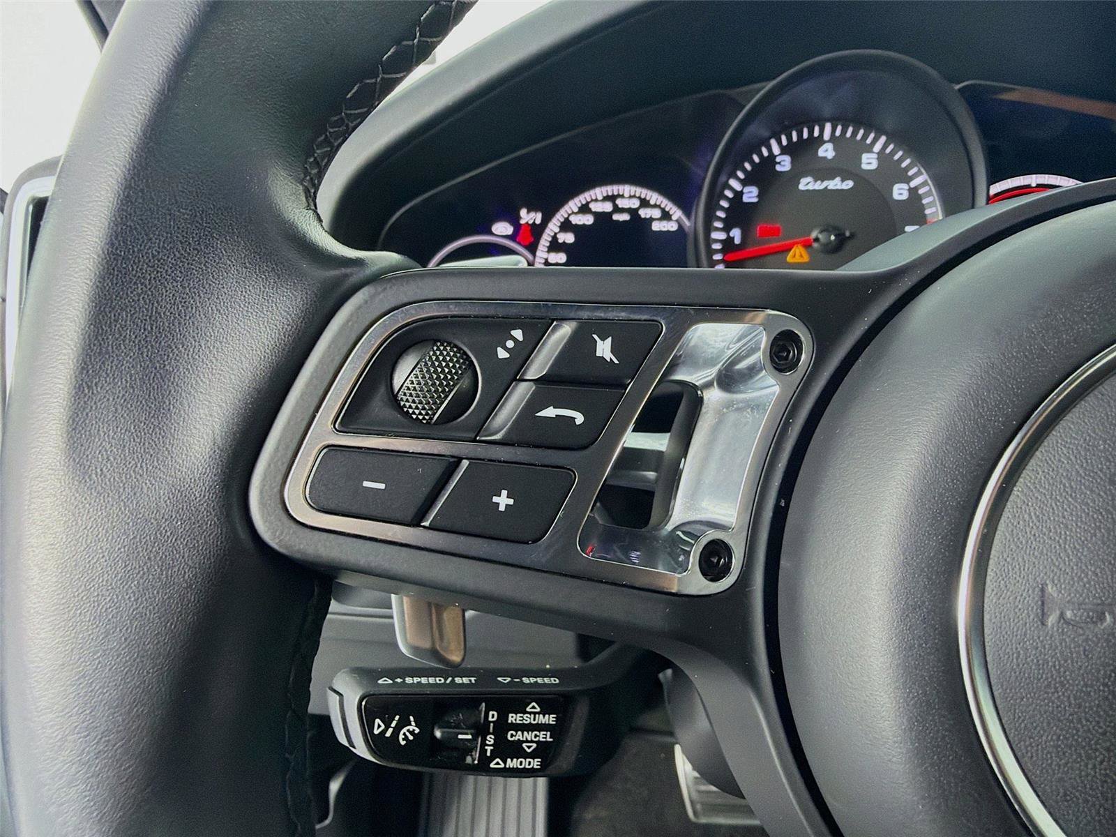 Used 2022 Porsche Cayenne Turbo AWD/4WD image 13
