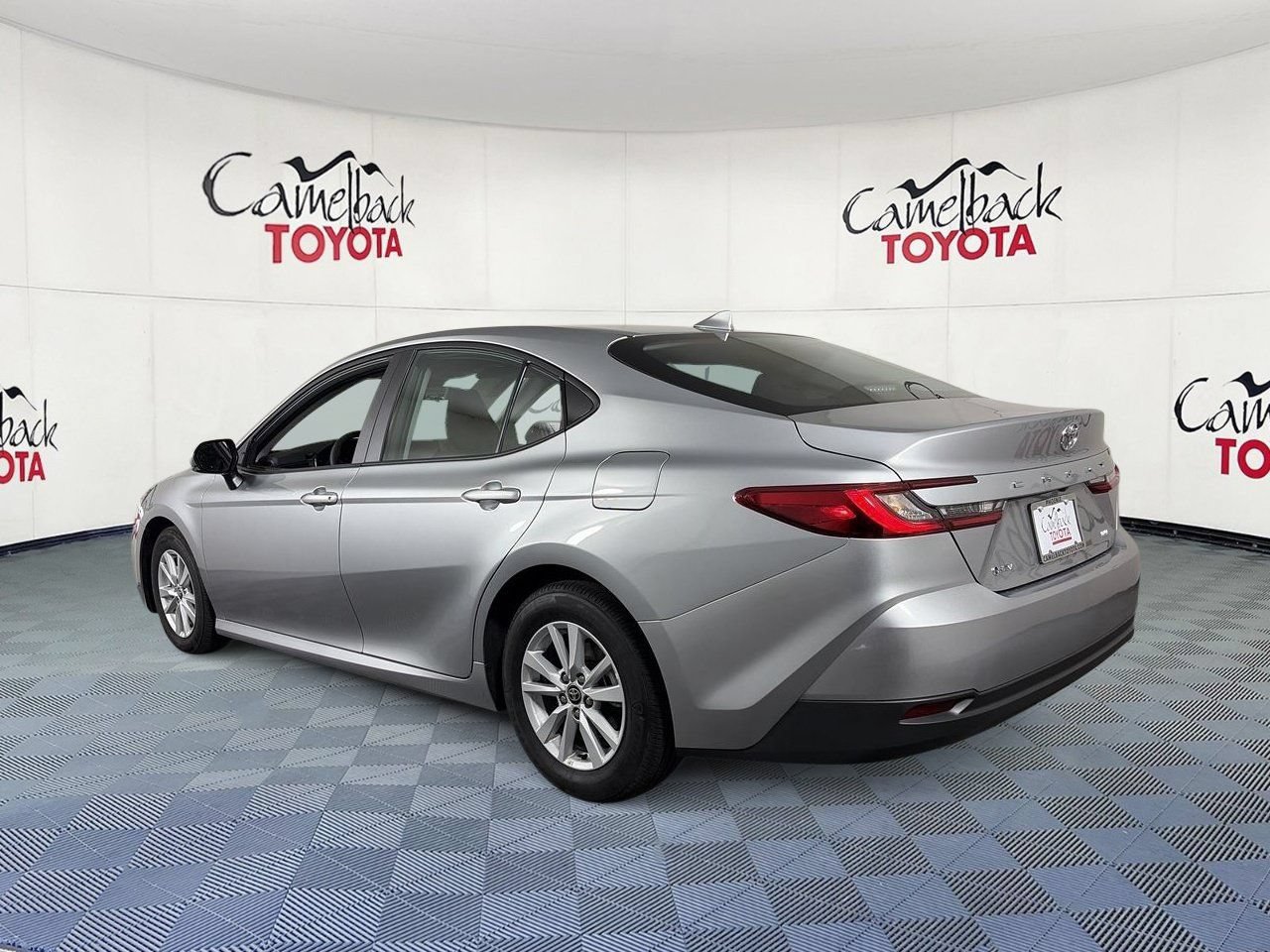 Used 2026 Toyota Camry LE FWD image 5