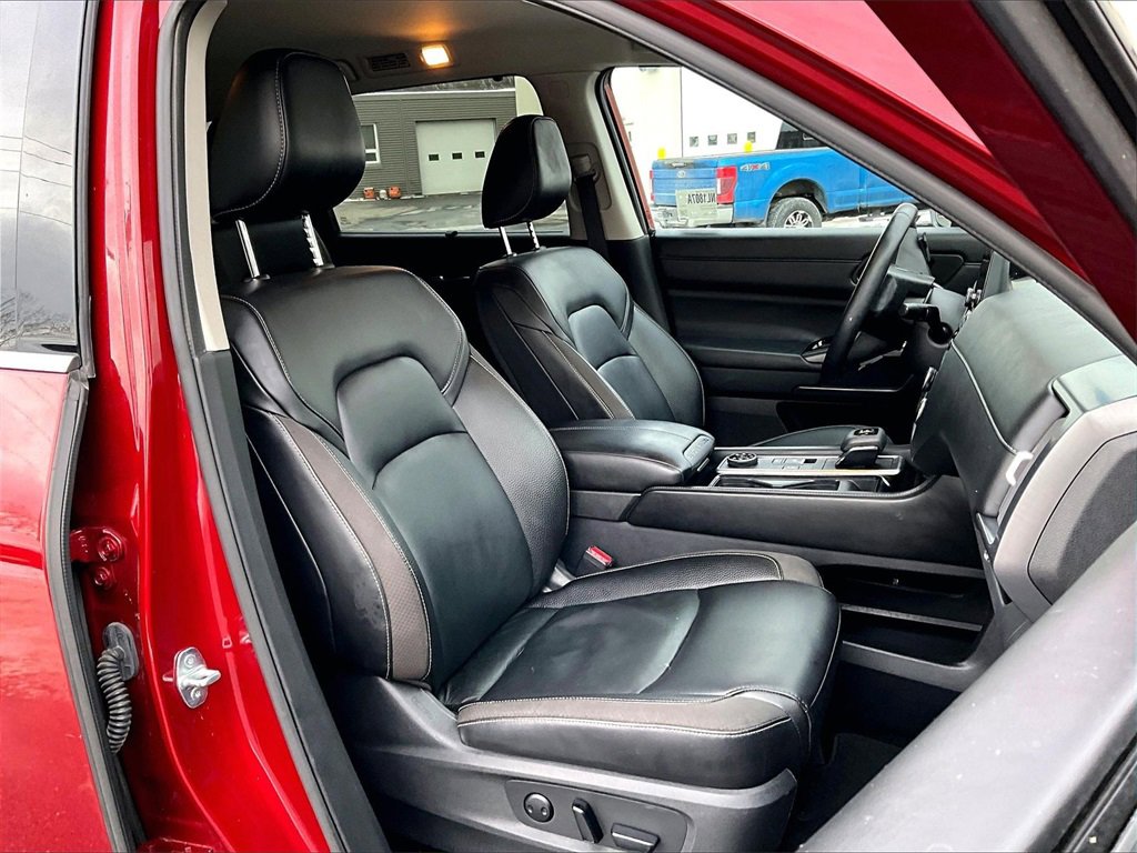 Used 2023 Nissan Pathfinder SL w/ Cargo Package image 7