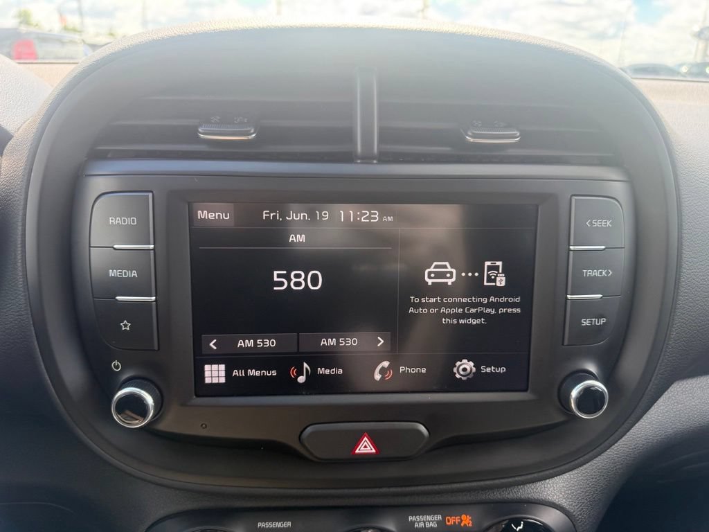 Used 2025 Kia Soul LX w/ LX Technology Package FWD image 23