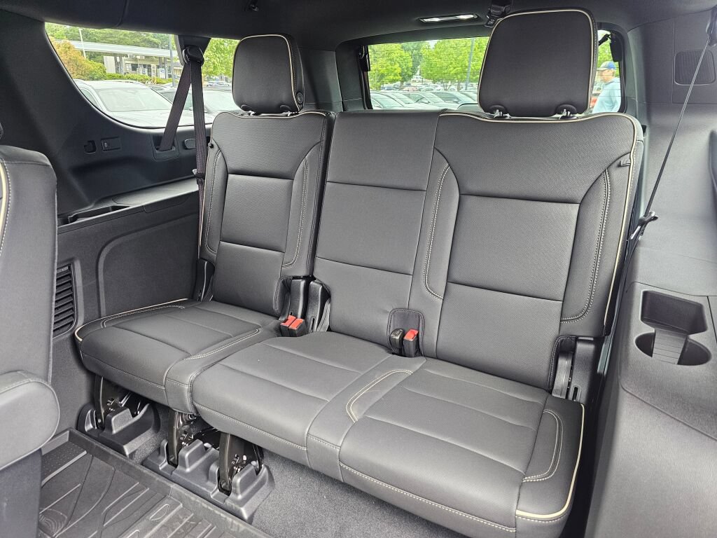 New 2026 Chevrolet Suburban Premier w/ Sun And Tow Package AWD/4WD image 25