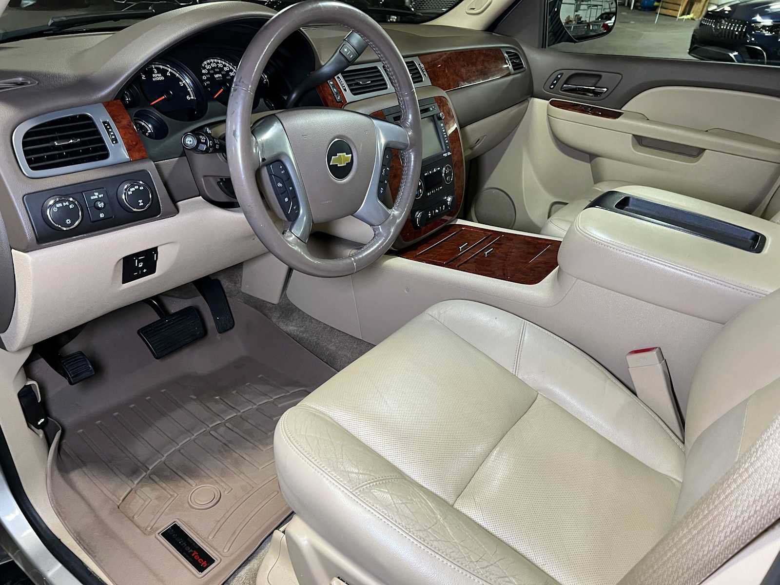 Used 2014 Chevrolet Tahoe LTZ AWD/4WD image 26