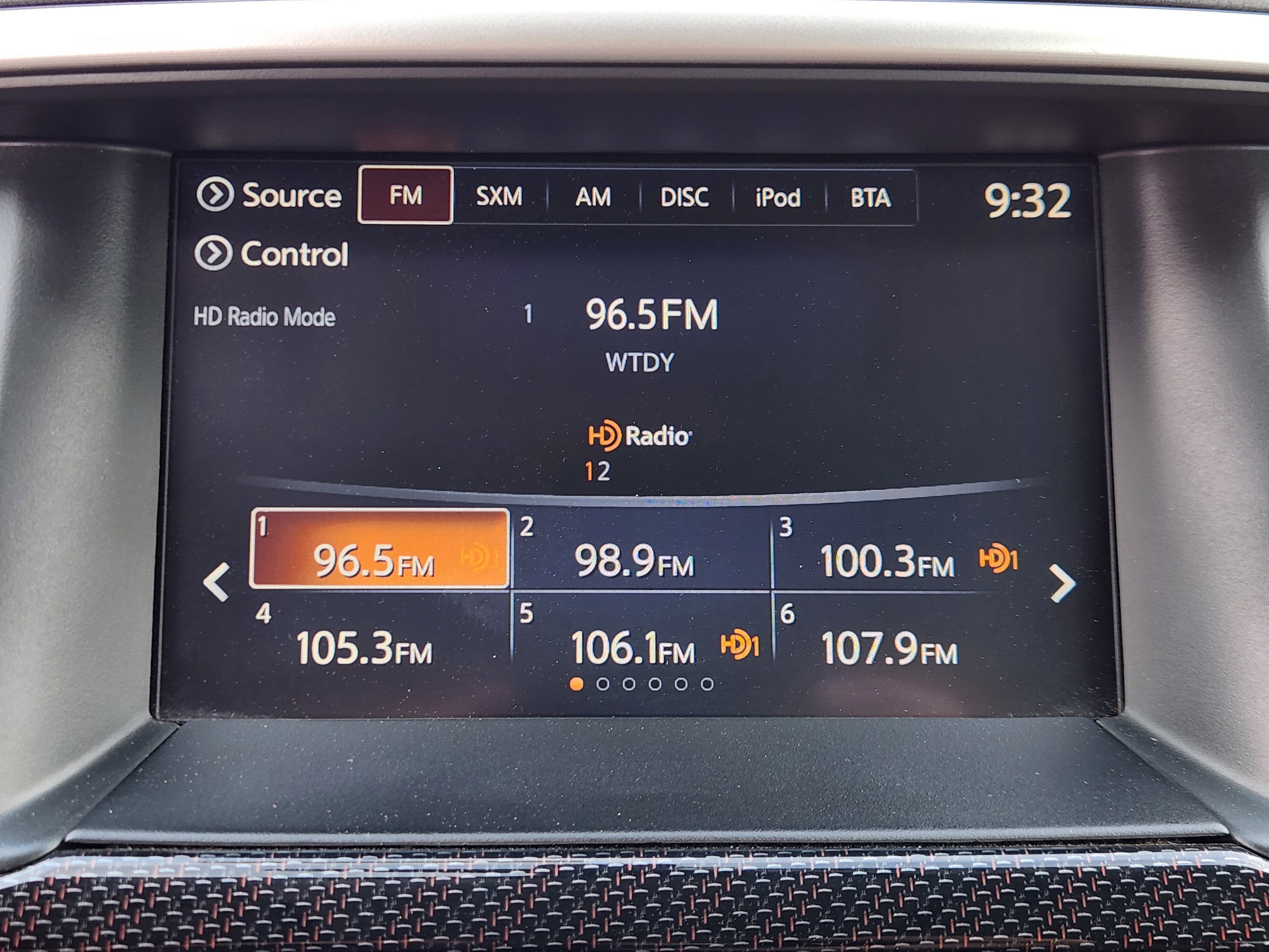 Used 2020 Nissan Pathfinder SL image 11