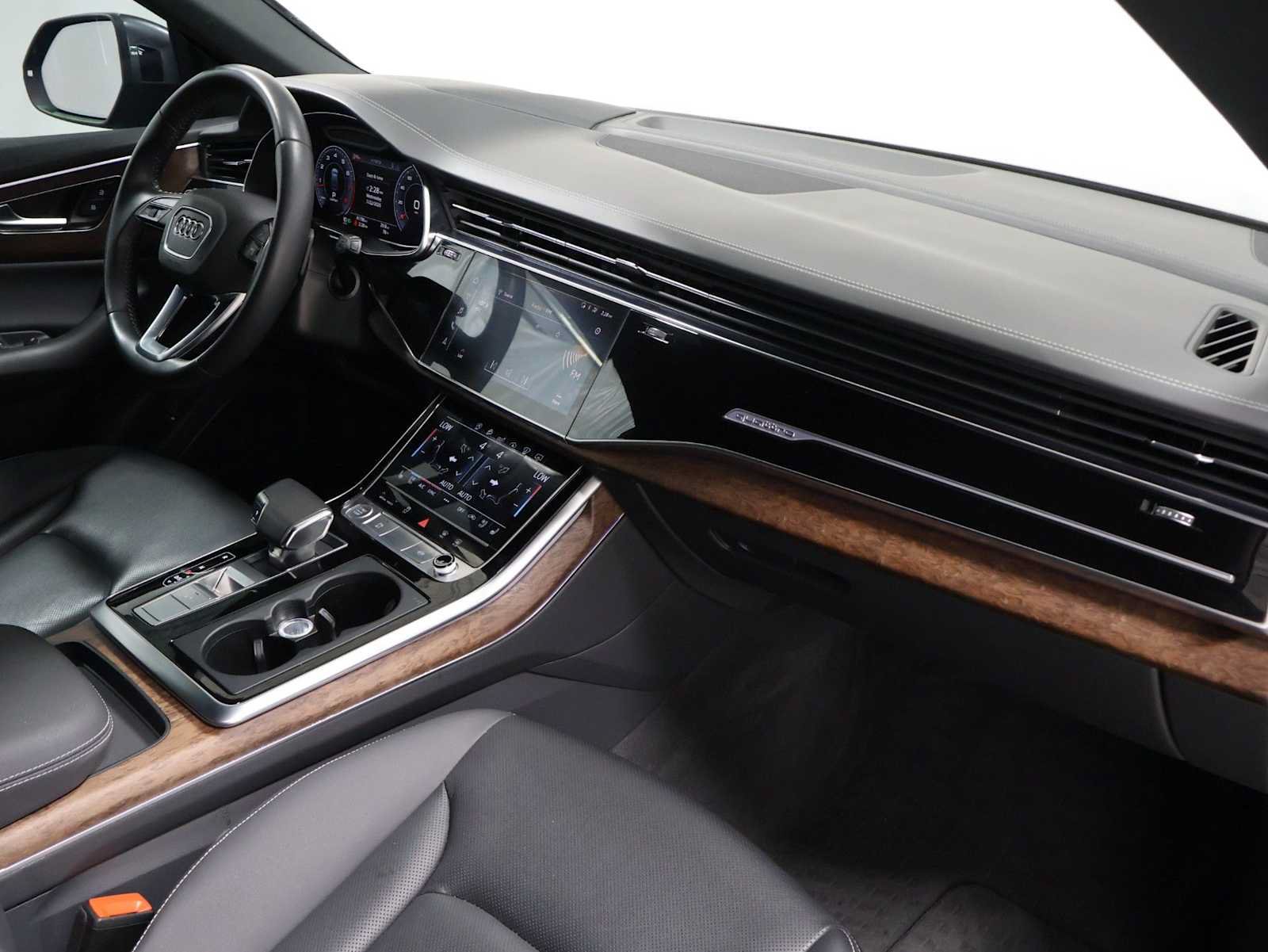 Used 2020 Audi Q8 Prestige w/ Prestige Package AWD/4WD image 6