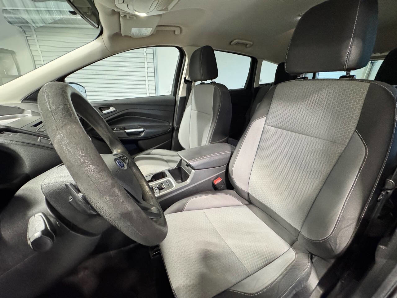 Used 2017 Ford Escape SE image 9