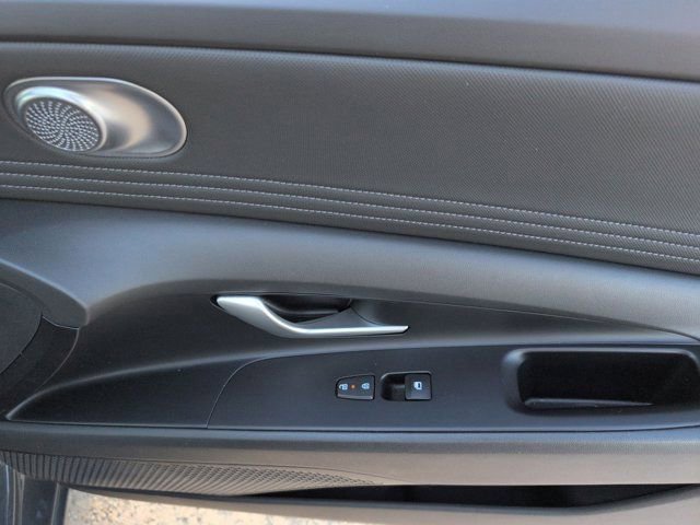 Used 2025 Hyundai Elantra SEL FWD image 33