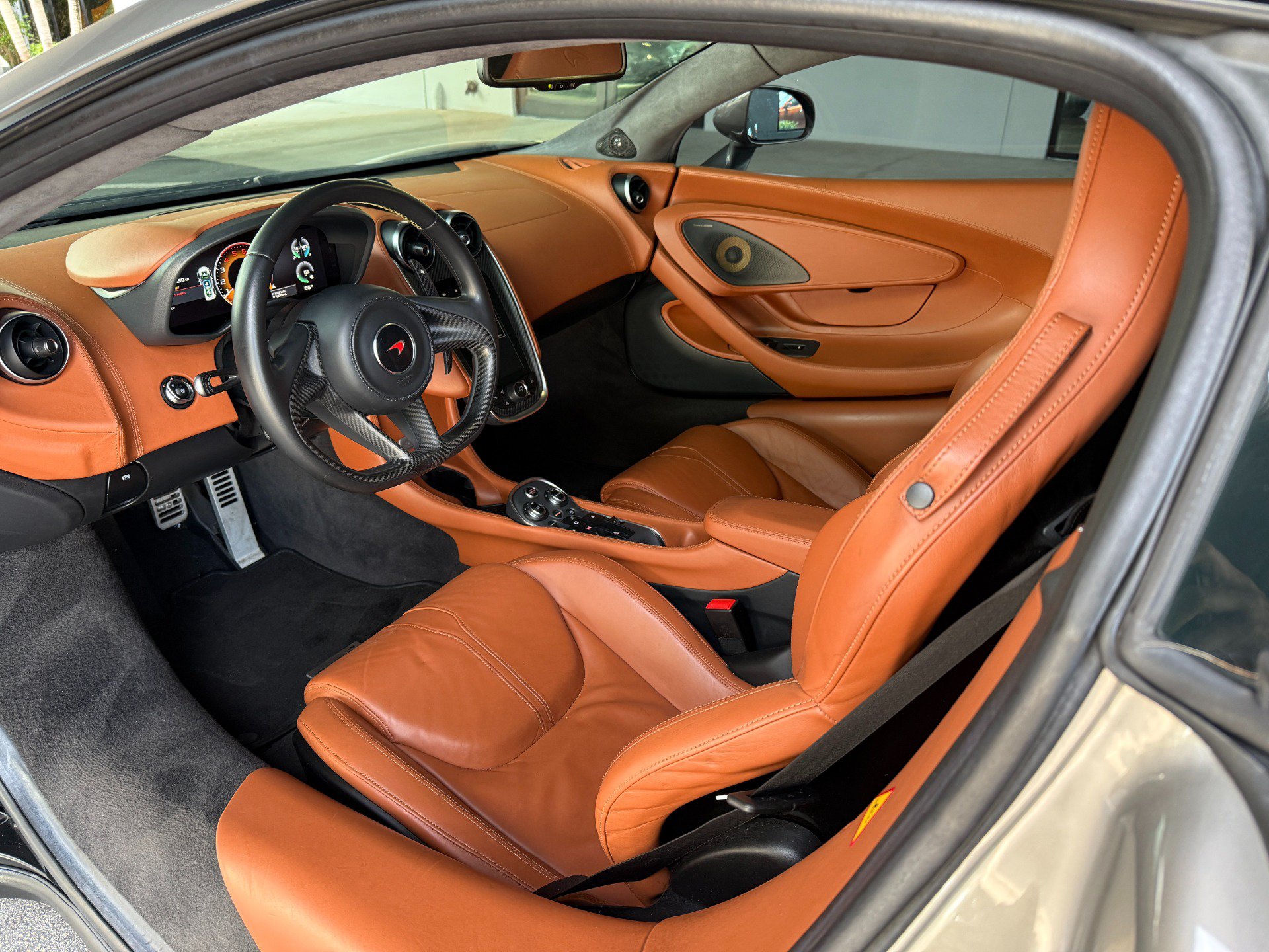 Used 2017 McLaren 570S RWD image 26