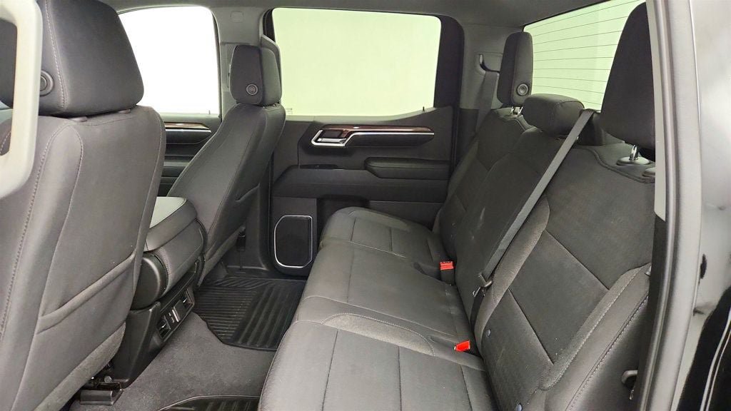 Used 2022 Chevrolet Silverado 1500 LT AWD/4WD image 18