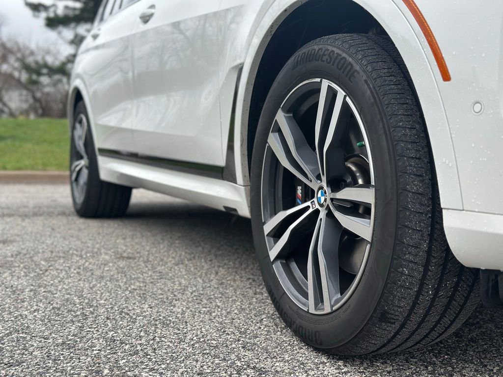 Certified 2025 BMW X7 xDrive40i w/ M Sport Package image 9