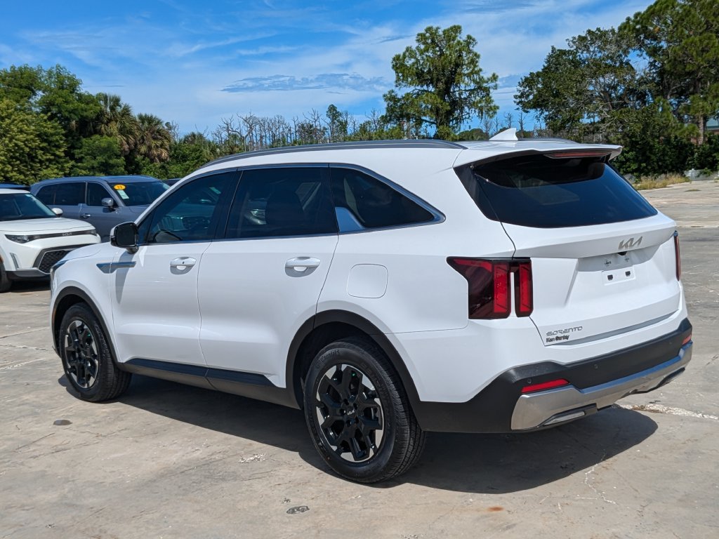 Certified 2026 Kia Sorento S w/ S Panoramic Sunroof Package FWD image 6