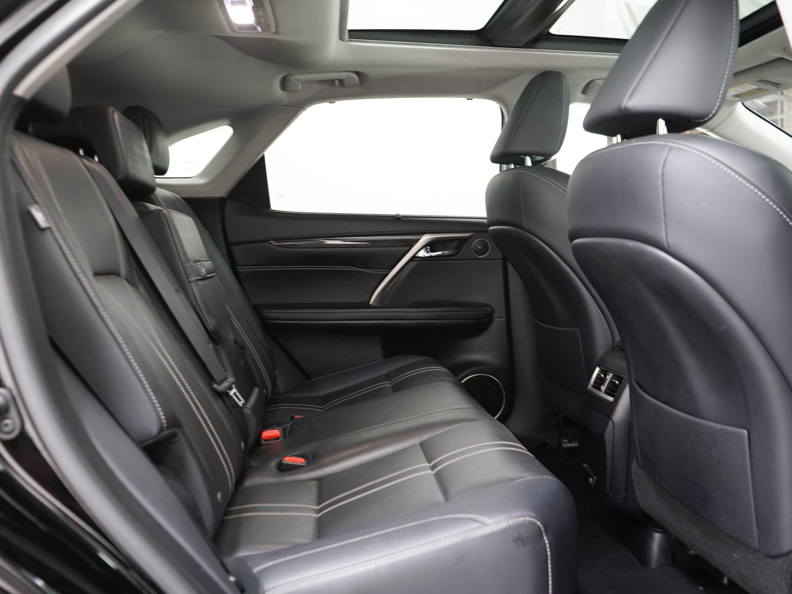 Used 2020 Lexus RX 450h AWD w/ Luxury Package image 12