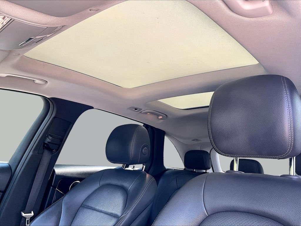Used 2021 Mercedes-Benz GLC 300 4MATIC image 7