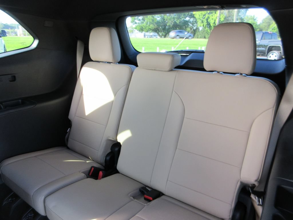 Certified 2026 Buick Enclave Preferred FWD image 23