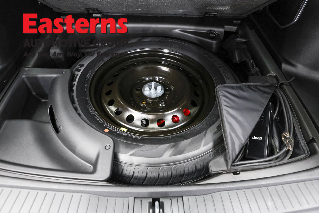 Used 2023 Jeep Grand Cherokee 4WD 4xe image 29