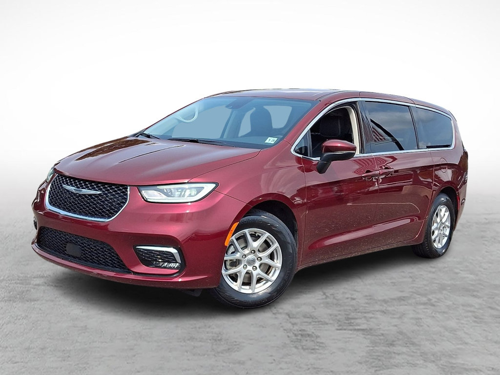 Used 2023 Chrysler Pacifica Touring-L w/ Uconnect Theater Family Group FWD image 1