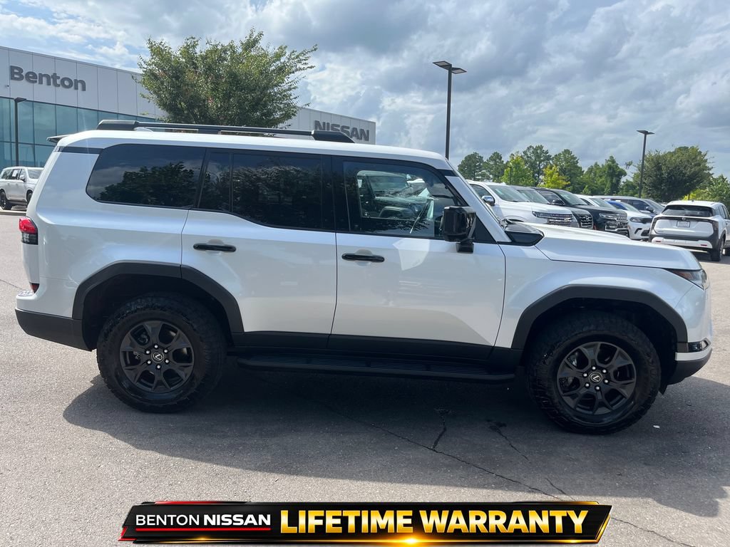 Used 2024 Lexus GX 550 AWD/4WD image 9