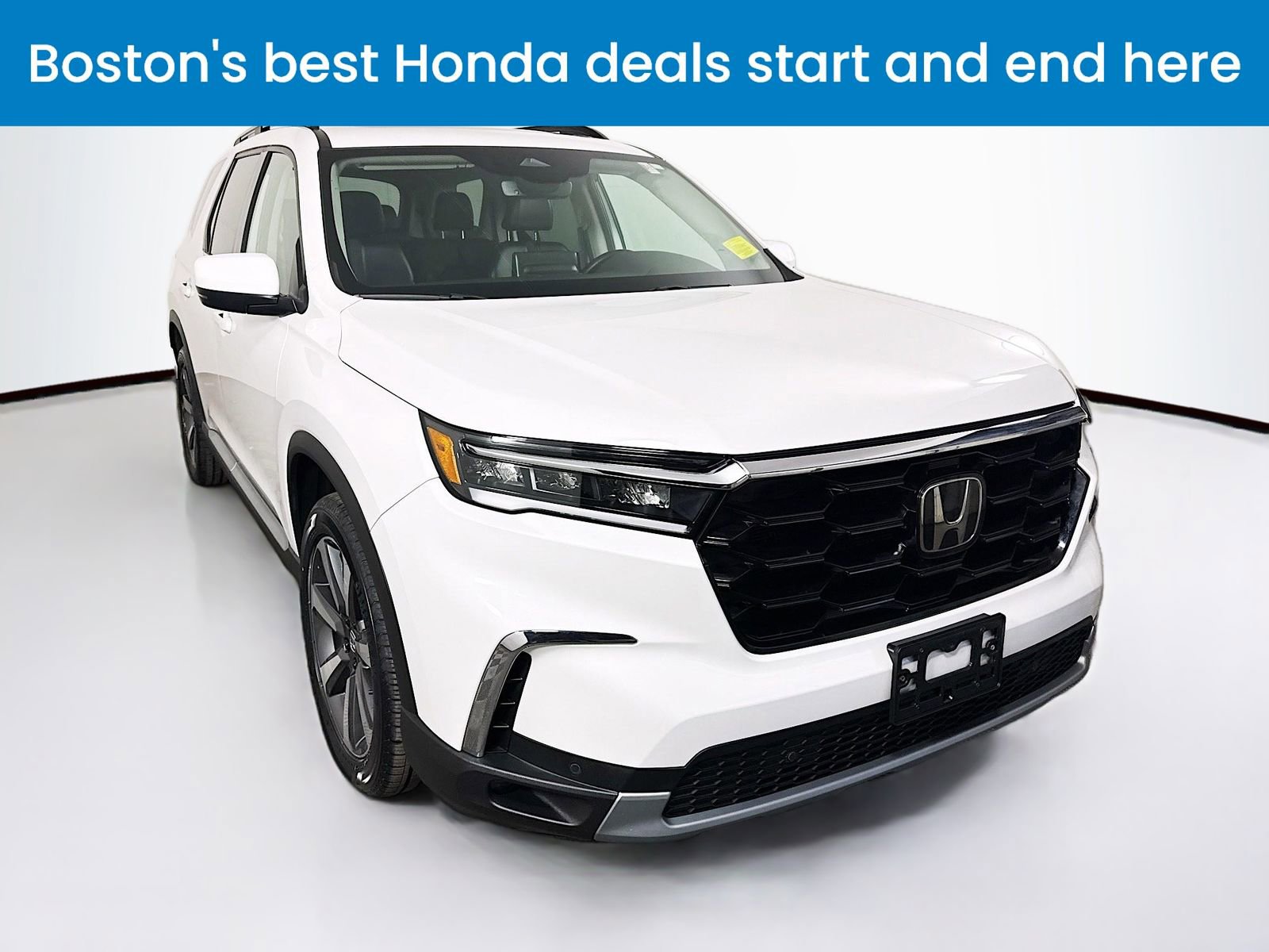 Used 2023 Honda Pilot Touring image 1