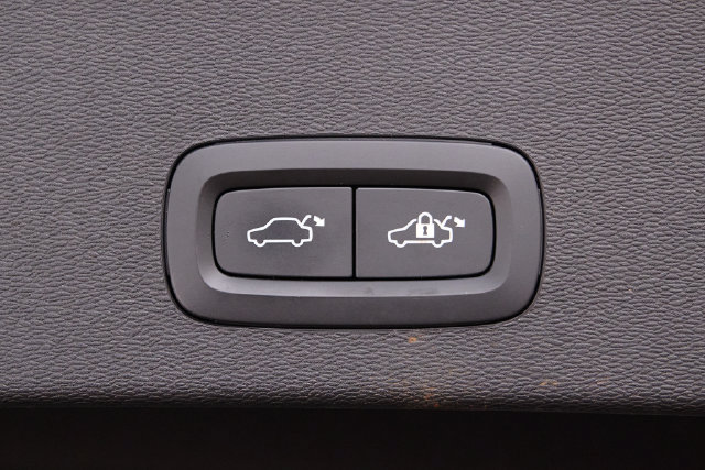 Certified 2023 Volvo C40 P8 Recharge Ultimate AWD/4WD image 24
