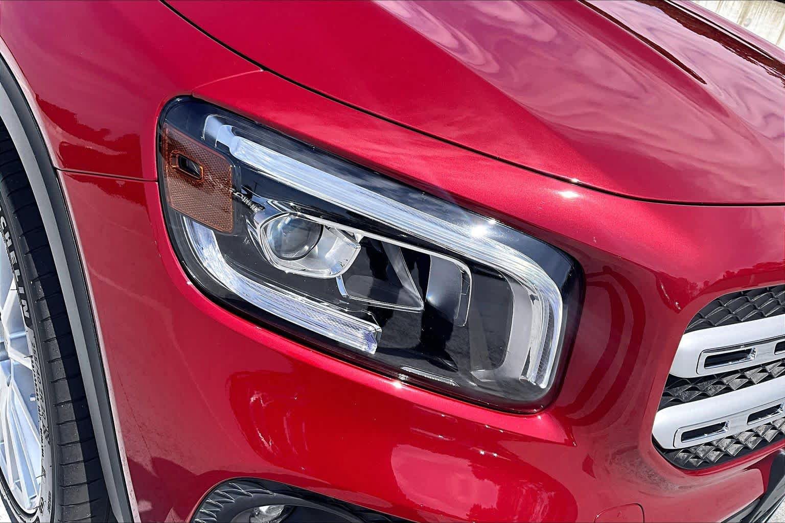 Used 2022 Mercedes-Benz GLB 250 4MATIC w/ Premium Package Lite image 28