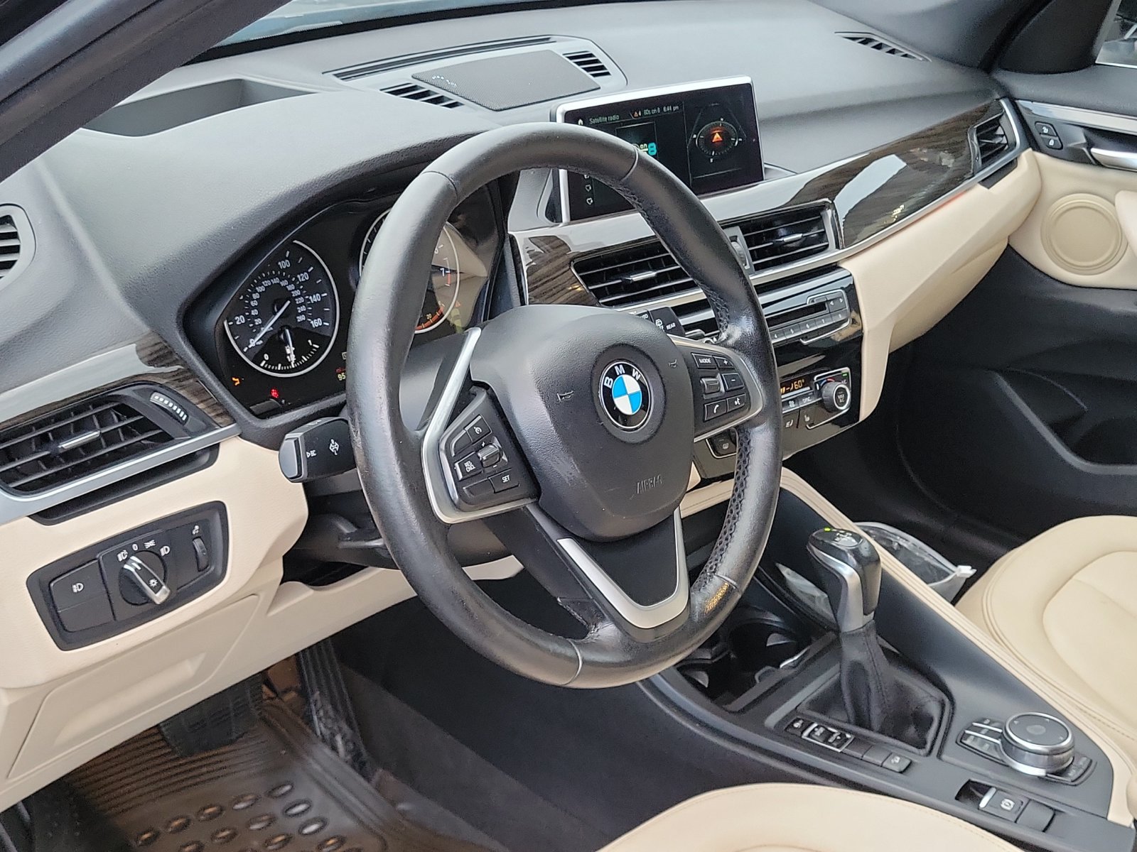 Used 2018 BMW X1 xDrive28i AWD/4WD image 10
