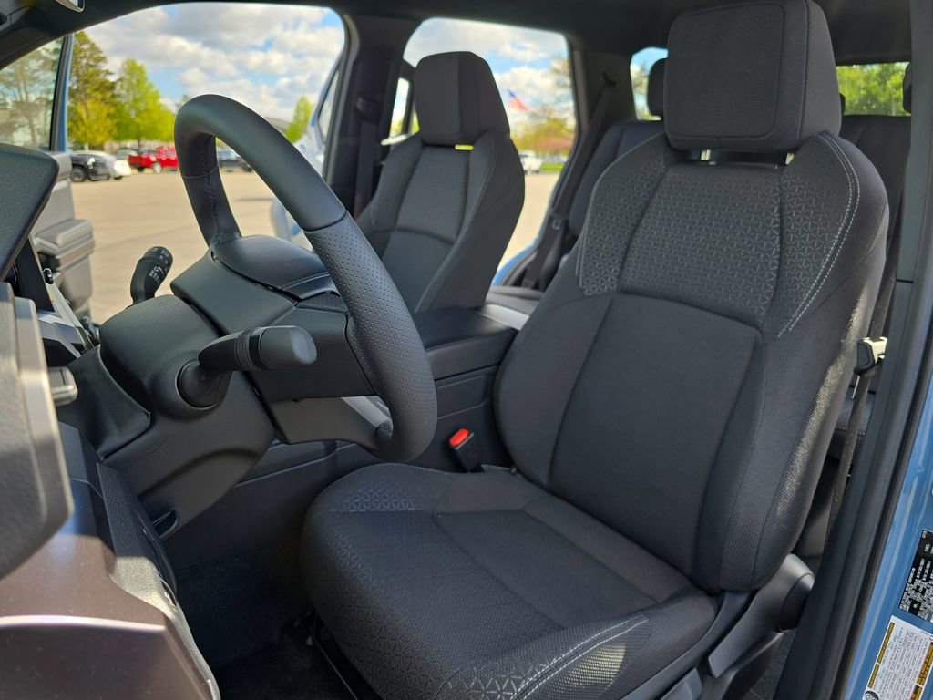 Used 2025 Toyota 4Runner SR5 AWD/4WD image 16