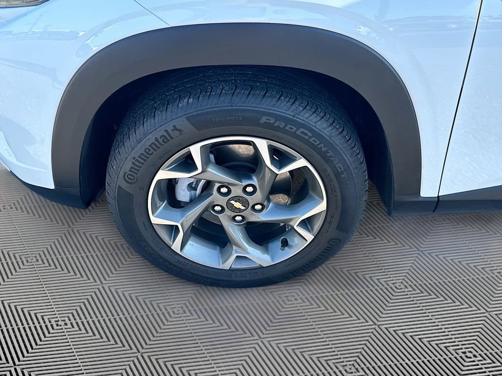 Used 2024 Chevrolet Trax LT w/ Driver Confidence Package image 27