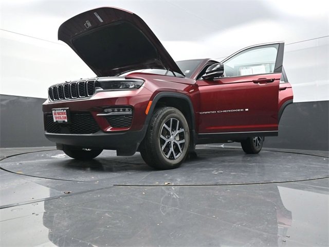 Used 2025 Jeep Grand Cherokee Limited w/ MOPAR Finishing Package image 37