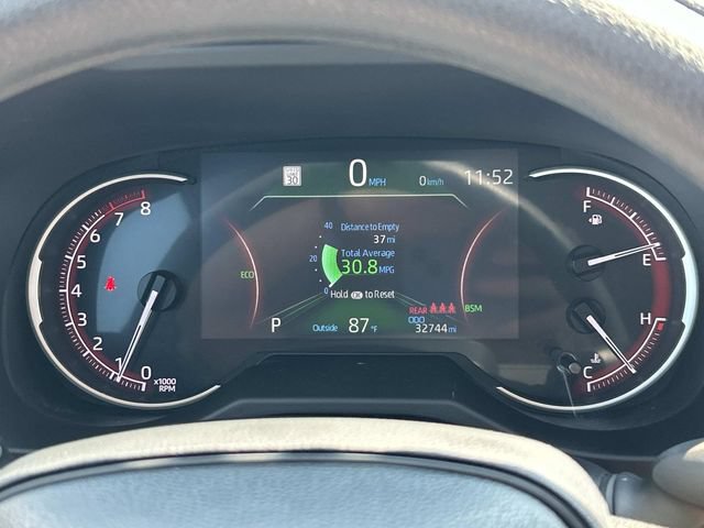 Used 2025 Toyota RAV4 XLE FWD image 28