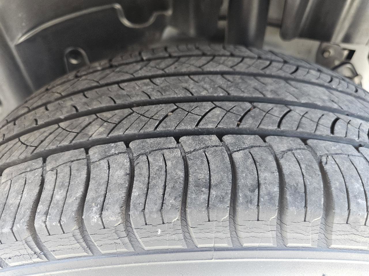 Used 2014 Ford Explorer XLT FWD image 71