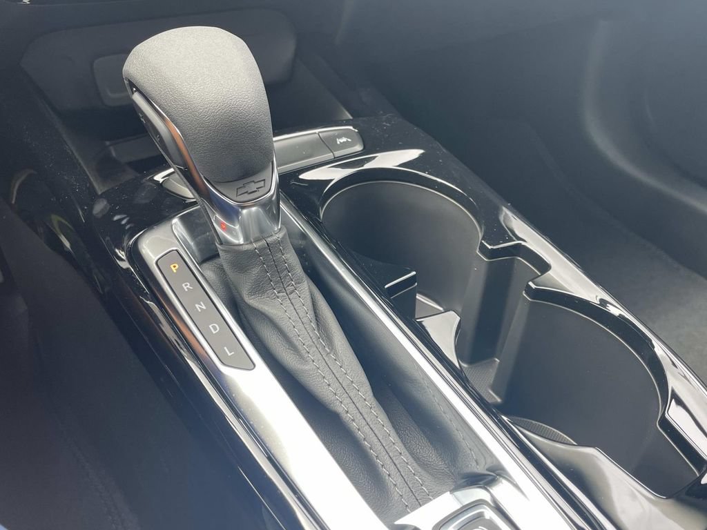 New 2026 Chevrolet Trax LT w/ Sunroof Package FWD image 23