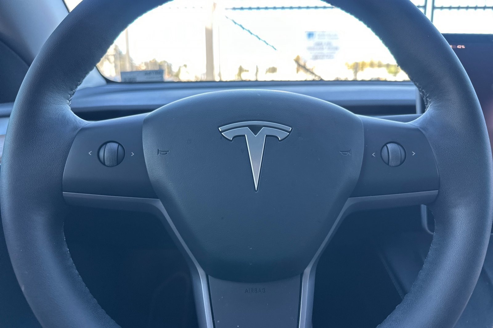 Used 2025 Tesla Model Y Performance AWD/4WD image 32