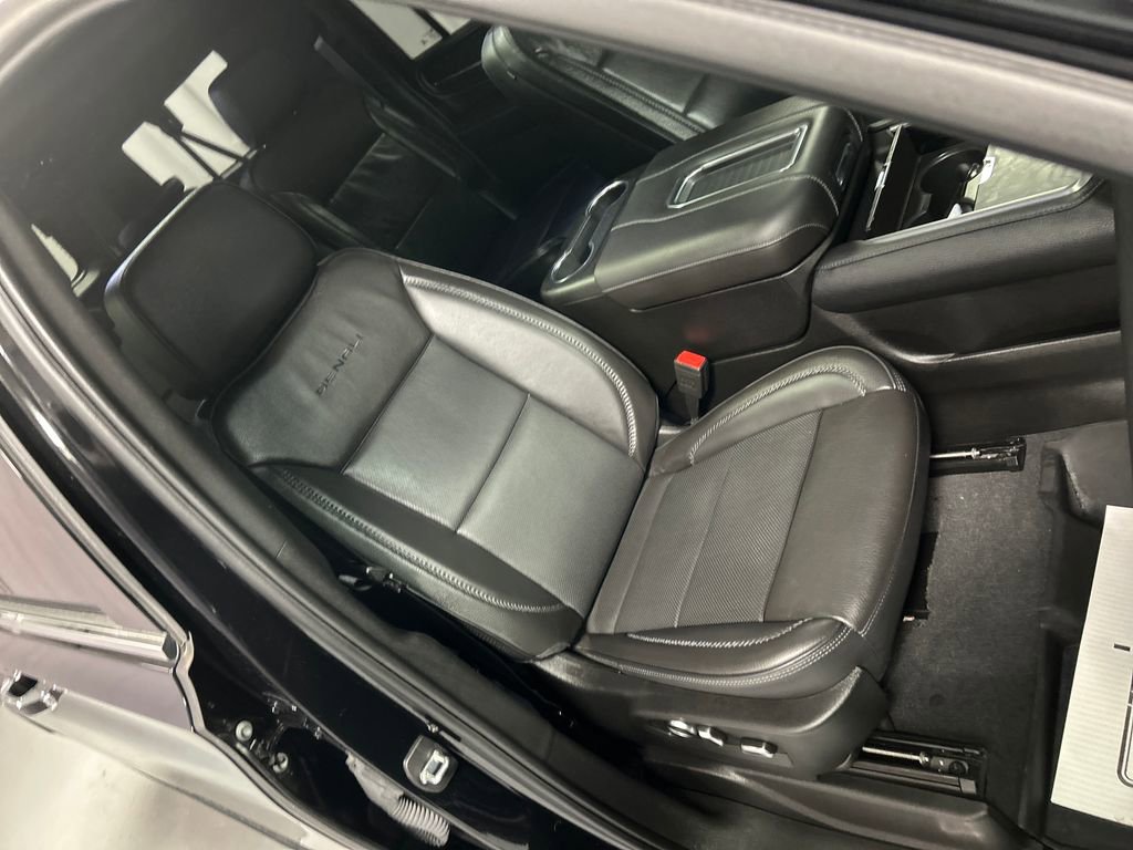 Used 2024 GMC Yukon XL Denali AWD/4WD image 27
